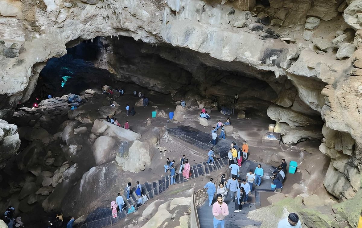 borra caves